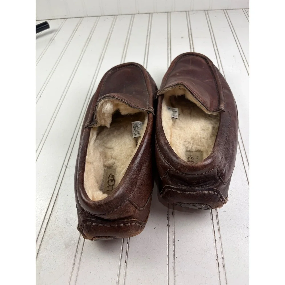 UGG Ascot Brown Leather Loafers Slippers Men's Size 9